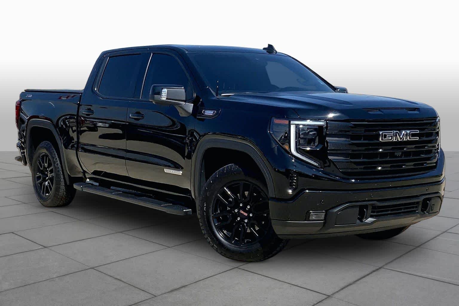 Used 2025 Onyx Black GMC Elevation image 3