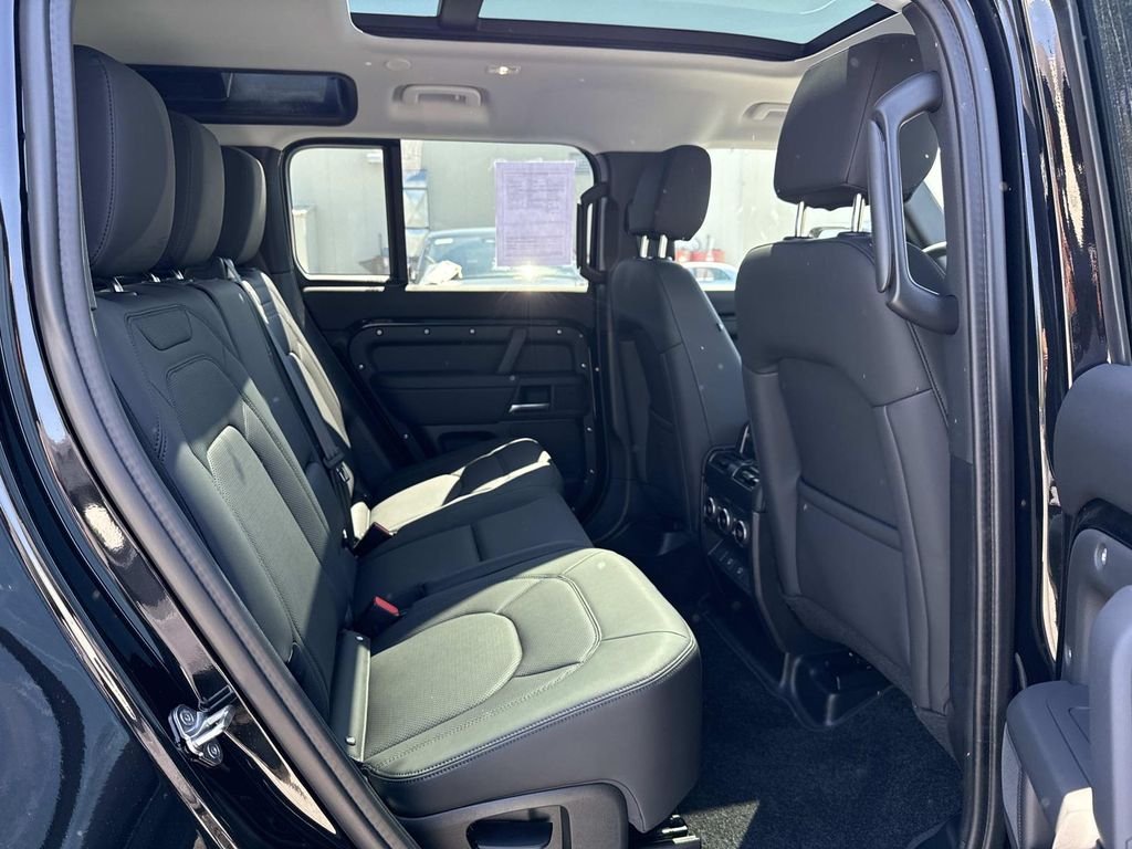 Used 2025 Black Land Rover S image 14