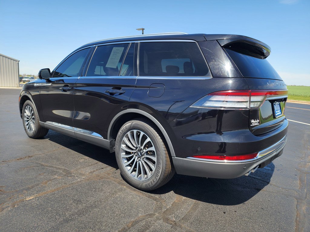 Used 2020 Infinite Black Metallic Lincoln Reserve image 7