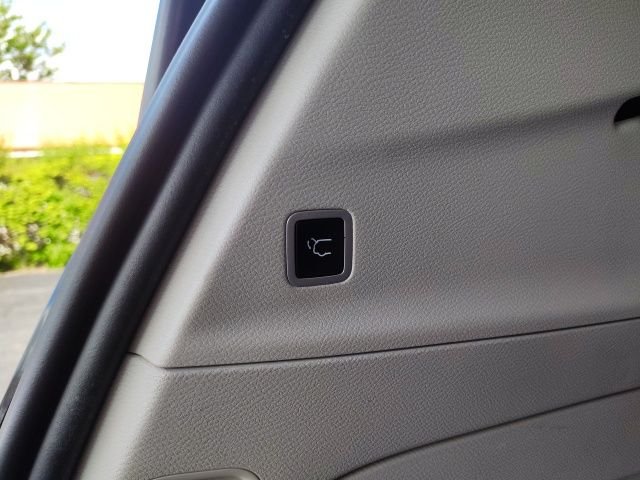Used 2023 White Chrysler Touring L image 30