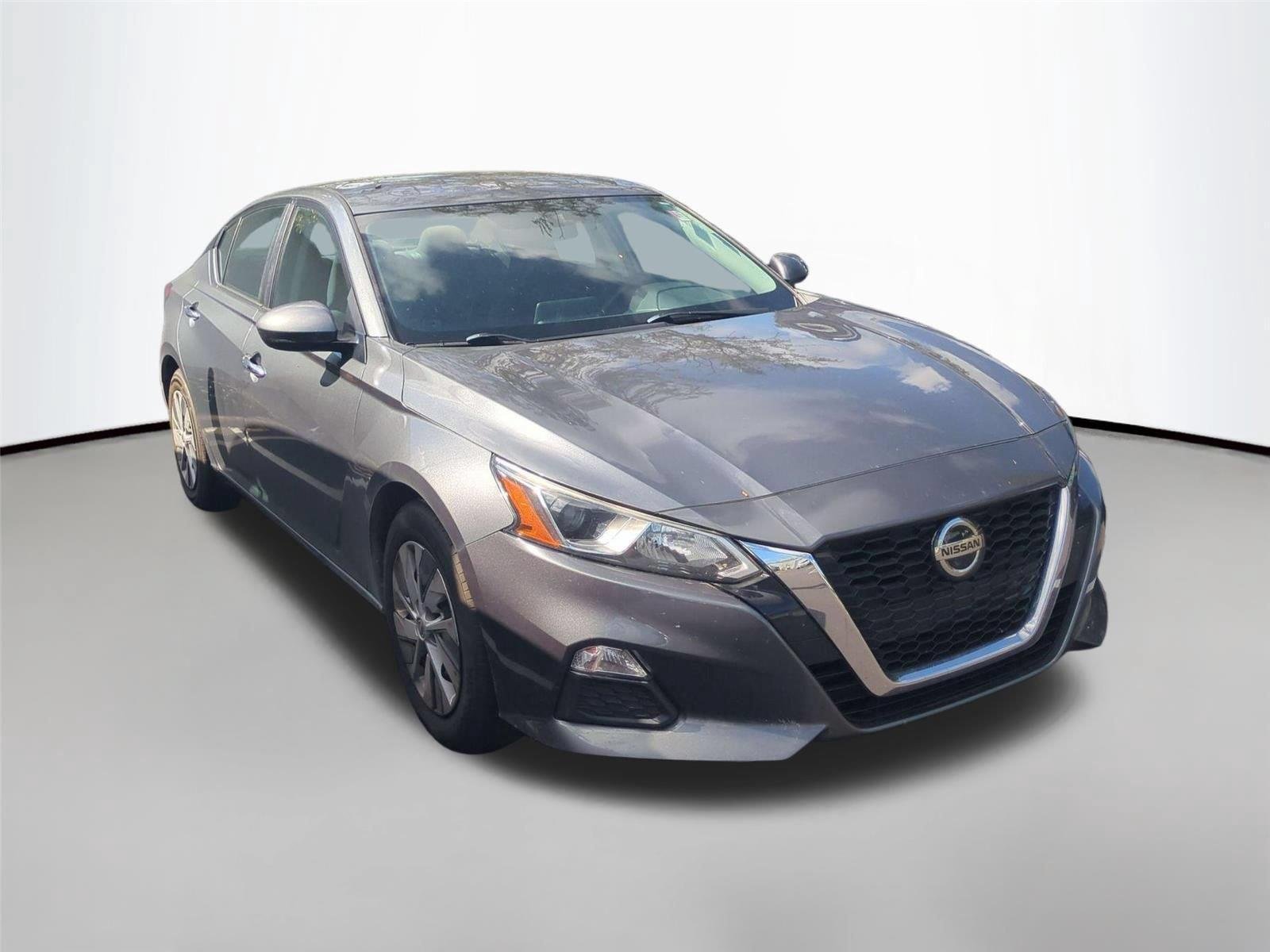 Used 2020 Gun Metallic Nissan 2.5 S image 3