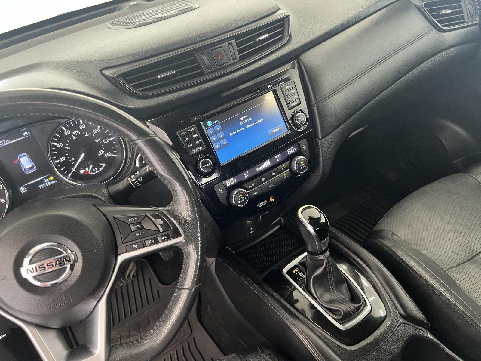 Used 2017 Brilliant Silver Nissan SL image 23