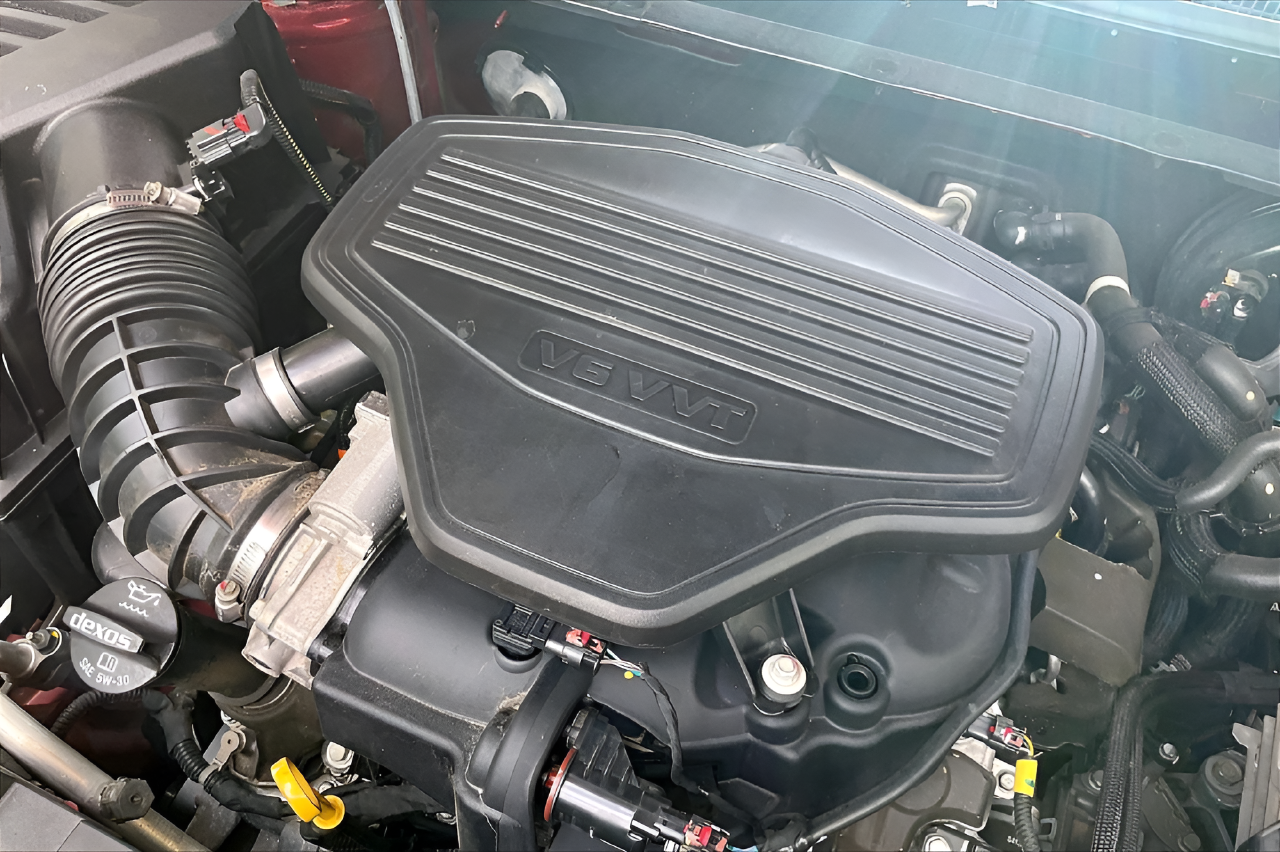 Used 2022 Red Chevrolet RS image 28