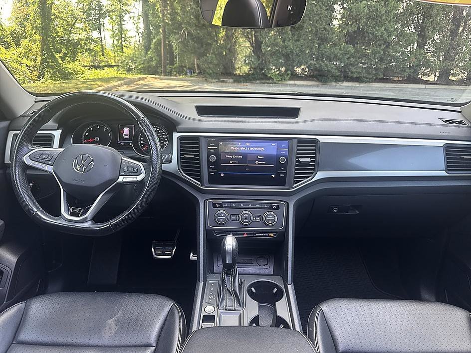 Used 2021 Tourmaline Blue Metallic Volkswagen 3.6L V6 SE w/Technology R-Line image 18