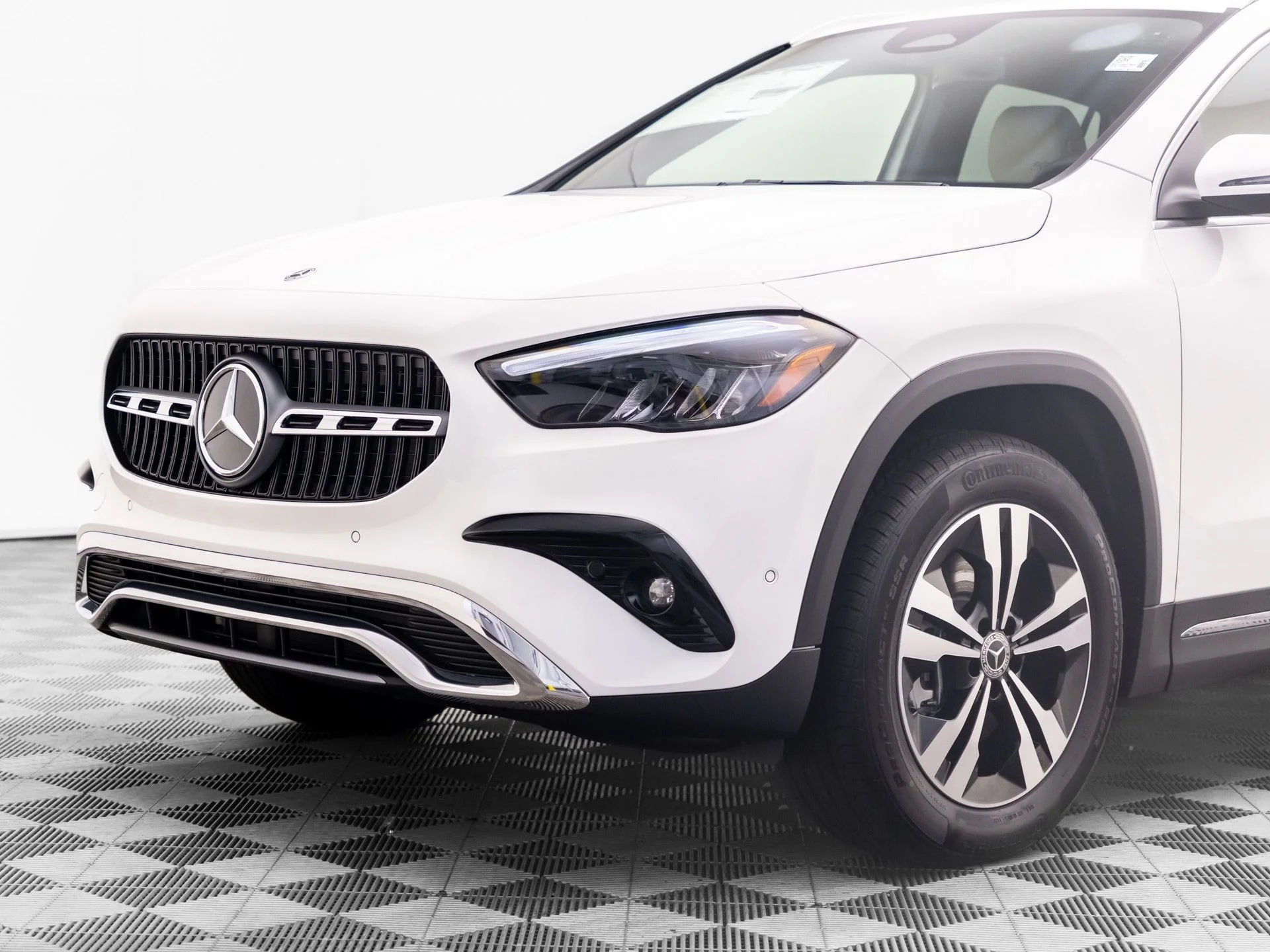 New 2026 White Mercedes-Benz GLA 250 image 39