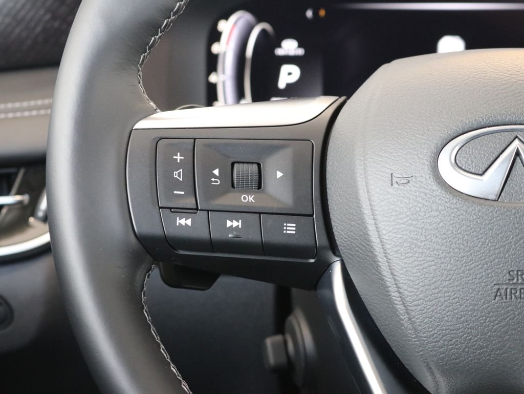 Used 2025 Silver INFINITI Sensory image 11