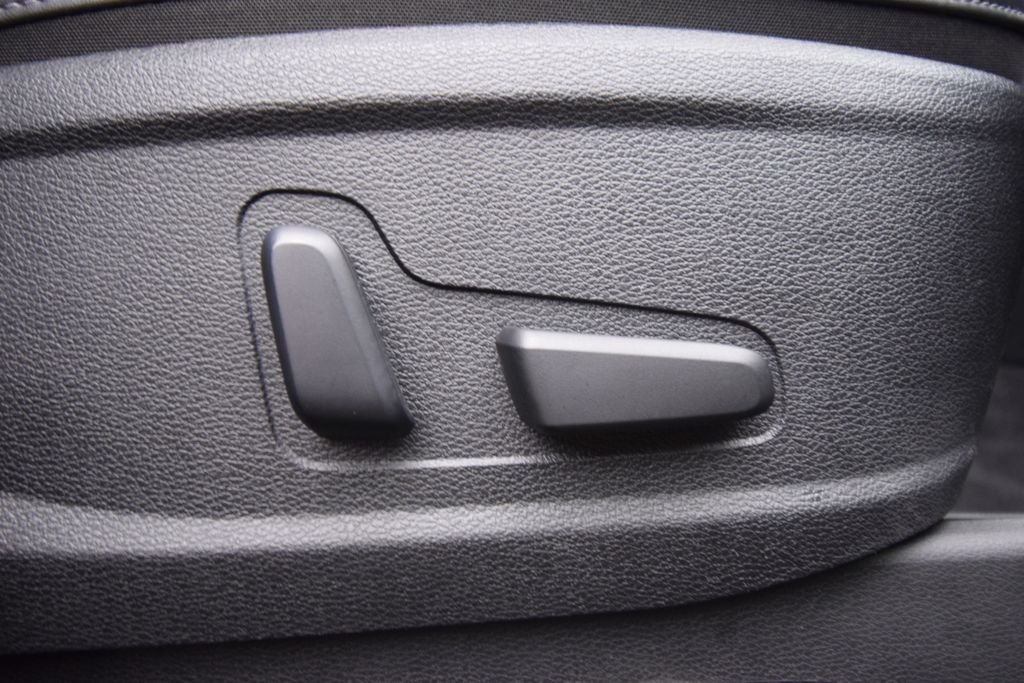 Used 2022 Black Kia SX image 25