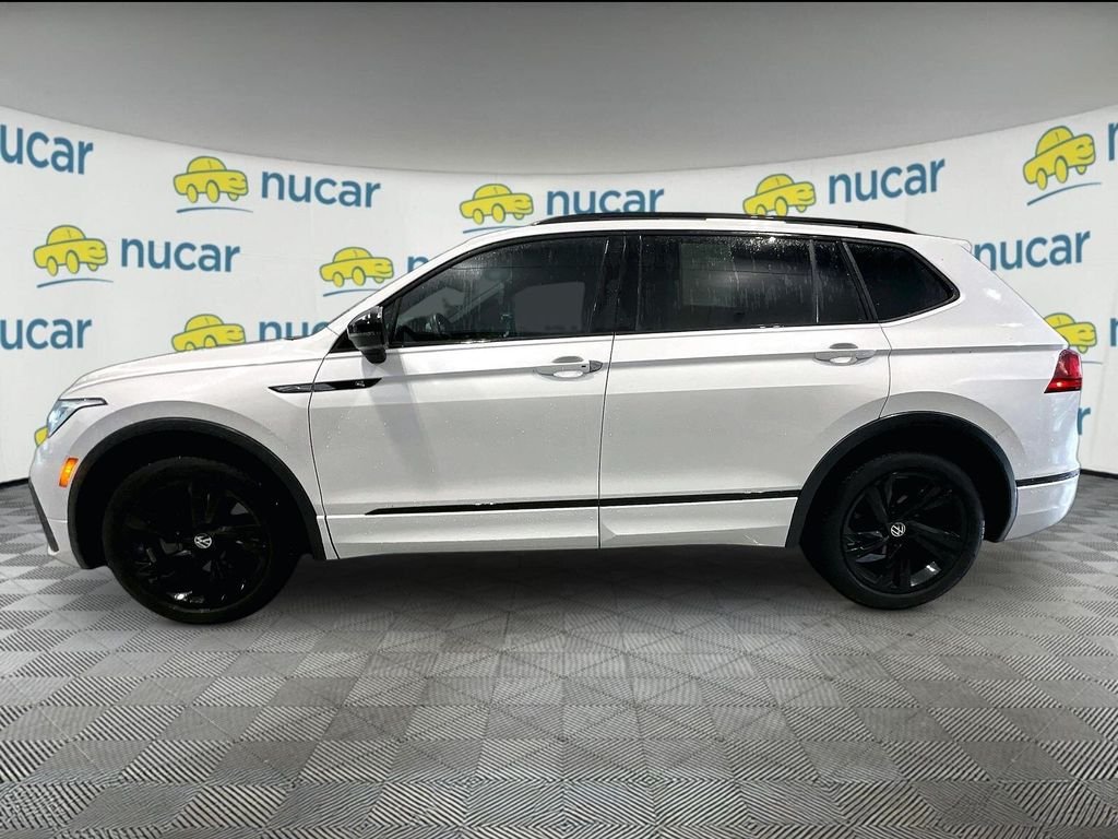 Used 2023 White Volkswagen 2.0T SE R-Line Black image 4