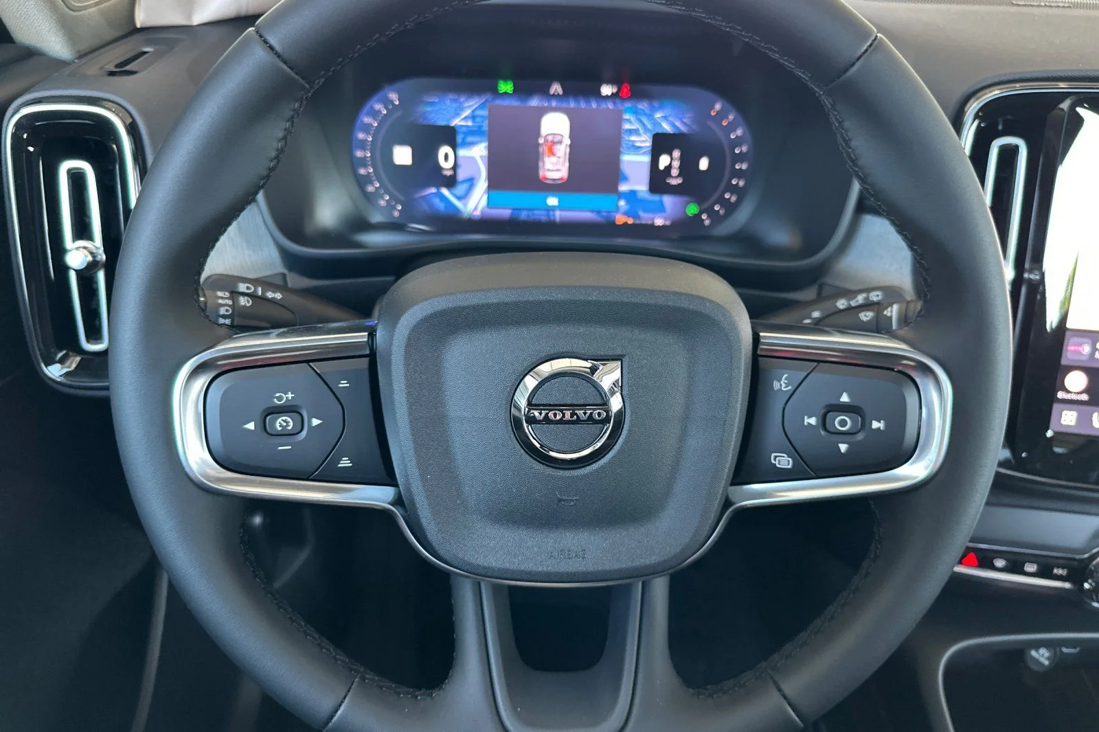 New 2026 Crystal White Volvo Plus image 23