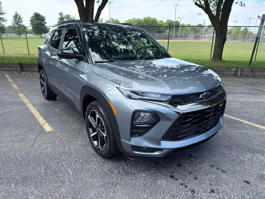 Used 2021 Gray Chevrolet RS image 9