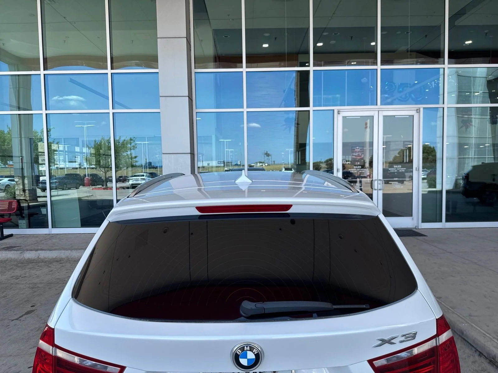 Used 2016 White BMW sDrive28i image 17