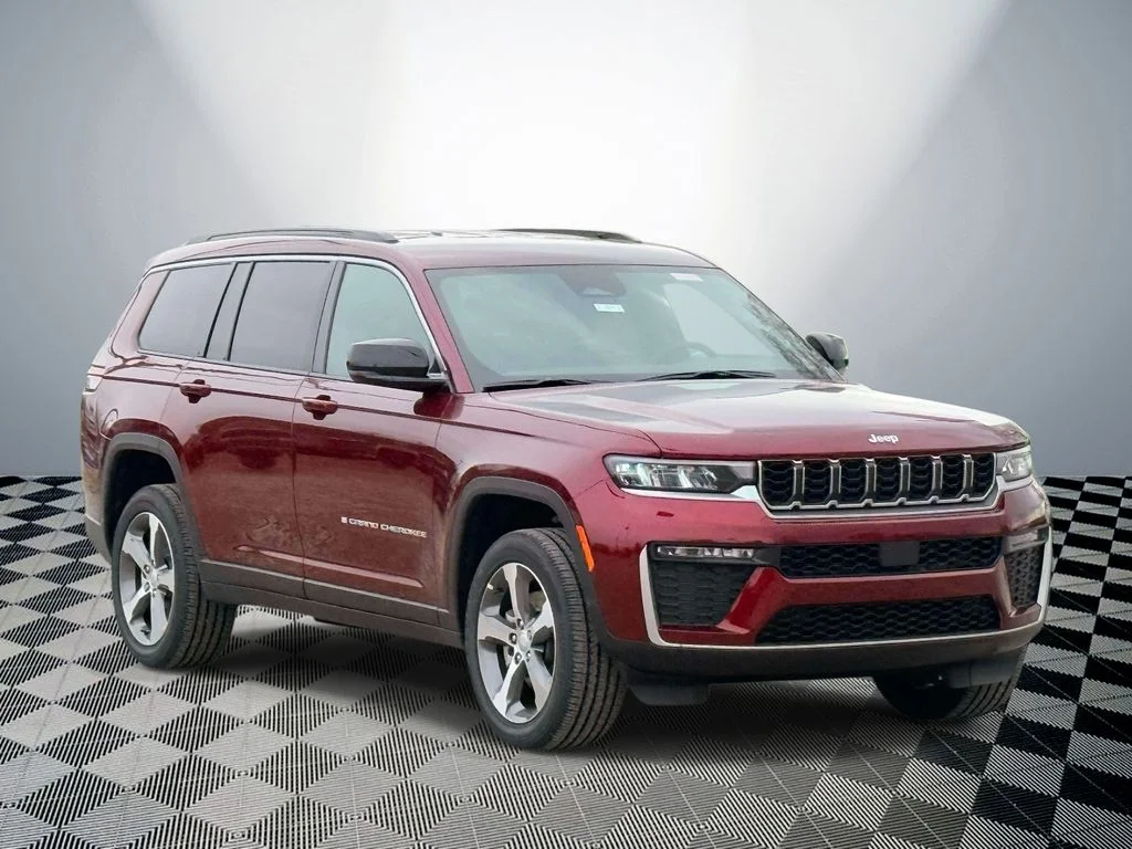 New 2026 Velvet Red Pearl-Coat Exterior Paint Jeep Limited image 4