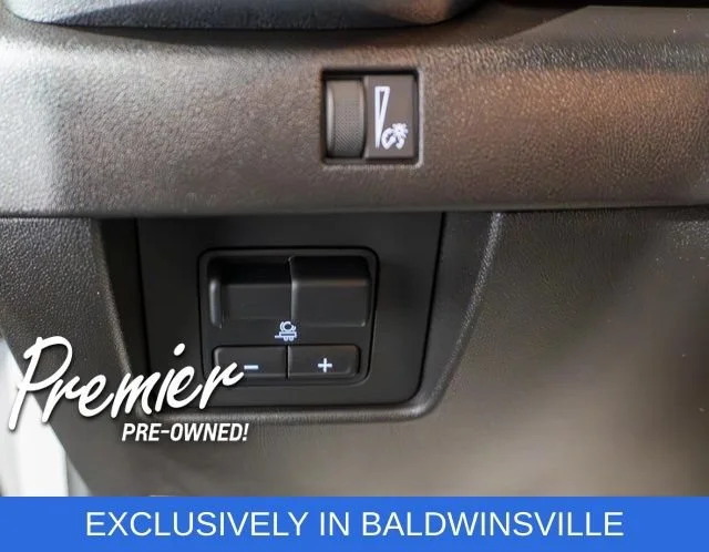 Used 2025 Summit White GMC Elevation image 17