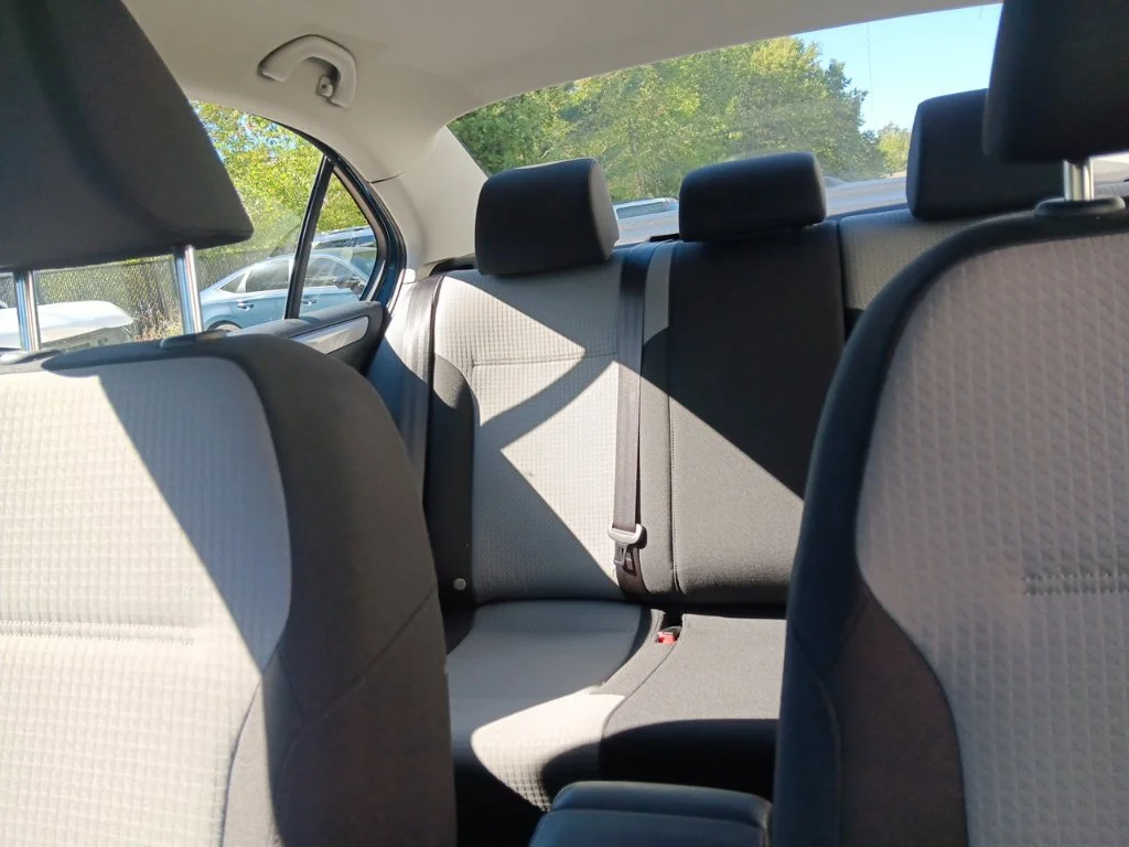 Used 2017 Silk Blue Metallic Volkswagen 1.4T S image 27