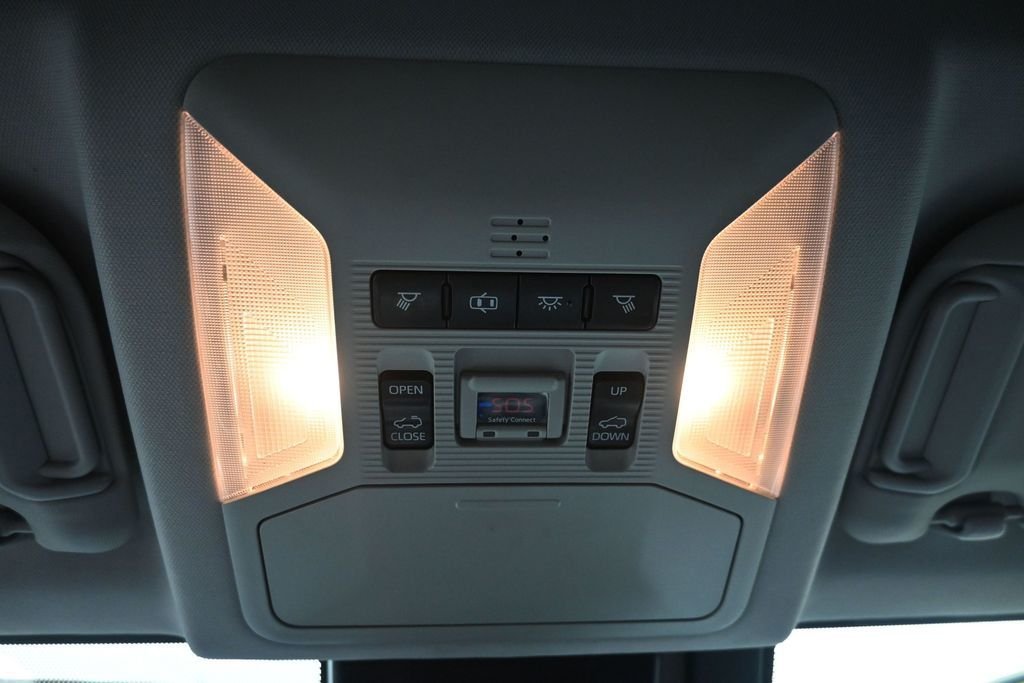 Used 2019 Black Toyota XLE Premium image 20