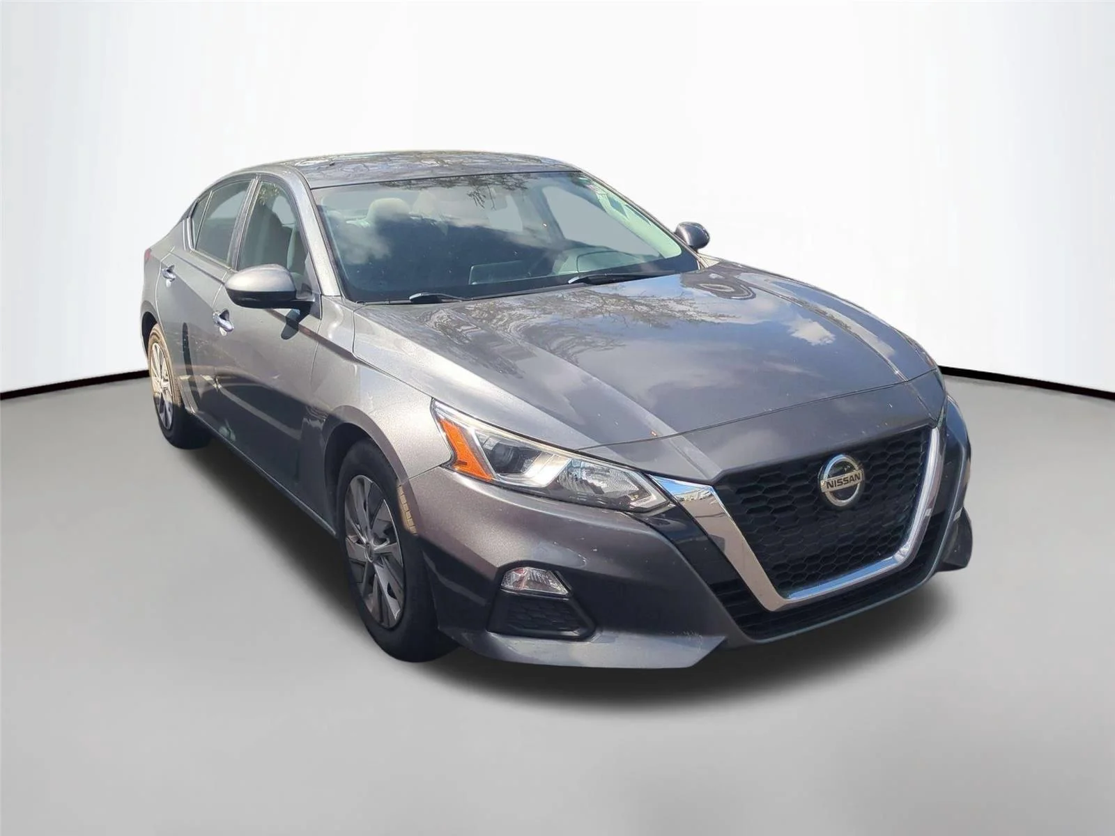 Used 2020 Gun Metallic Nissan 2.5 S image 3