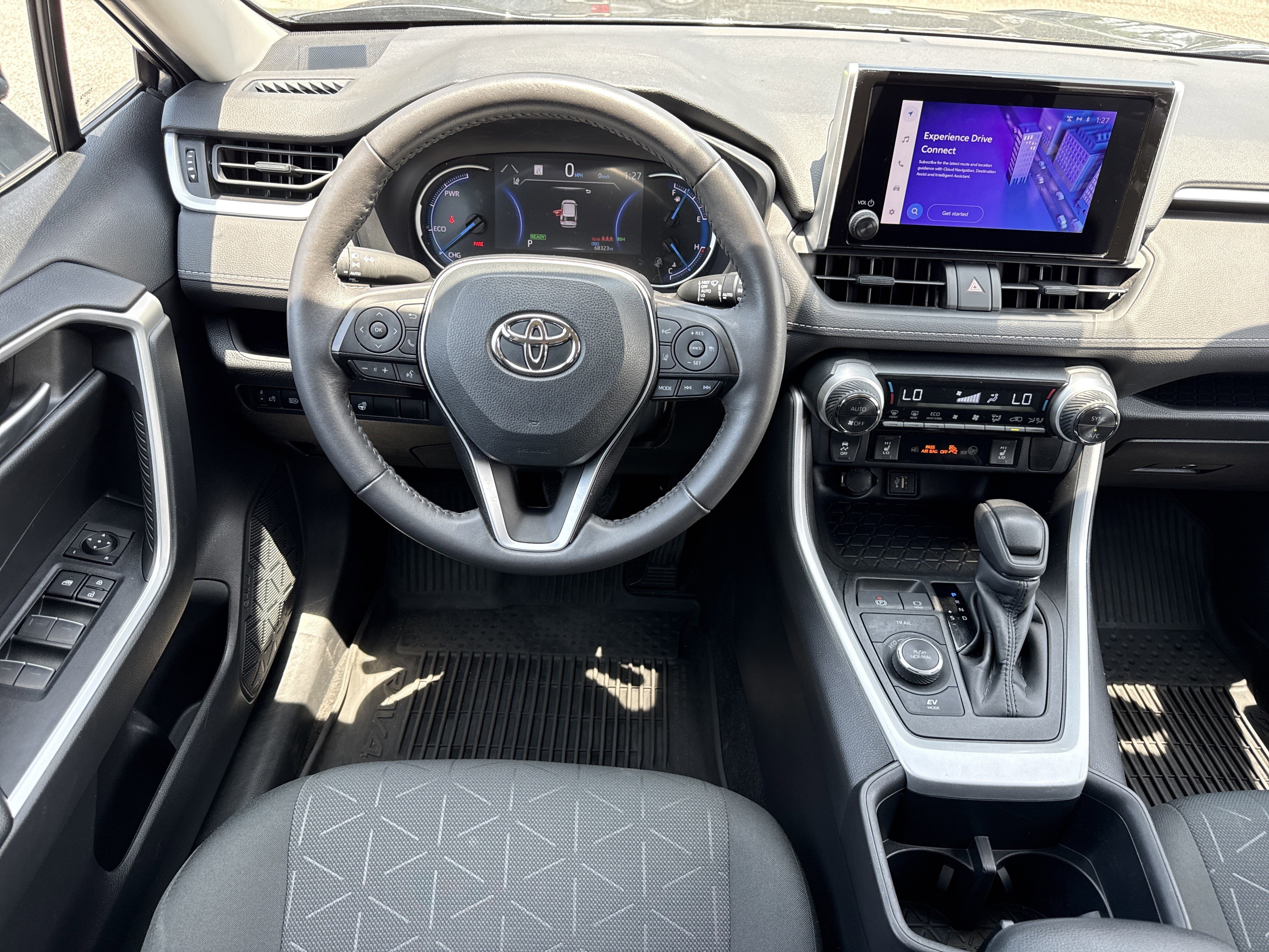 2023 Toyota RAV4 XLE - Photo 15