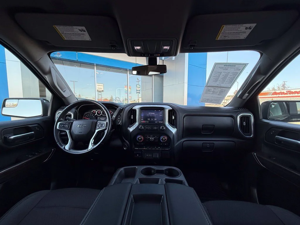 Used 2021 BLACK Chevrolet RST image 18