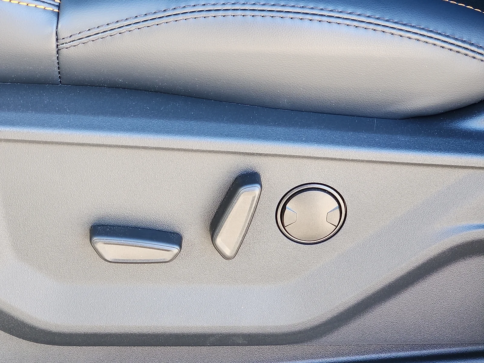 New 2027 Agate Black Metallic Ford Tremor image 16