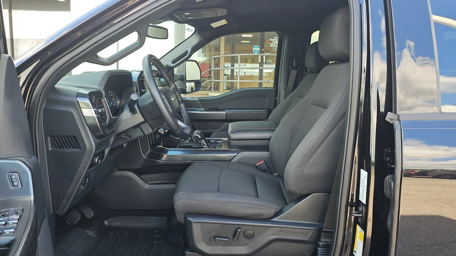 Used 2023 Black Ford XLT image 13