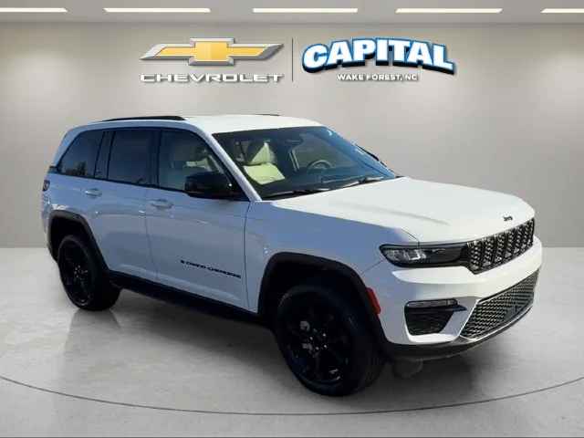 Used 2025 White Jeep Limited image 7