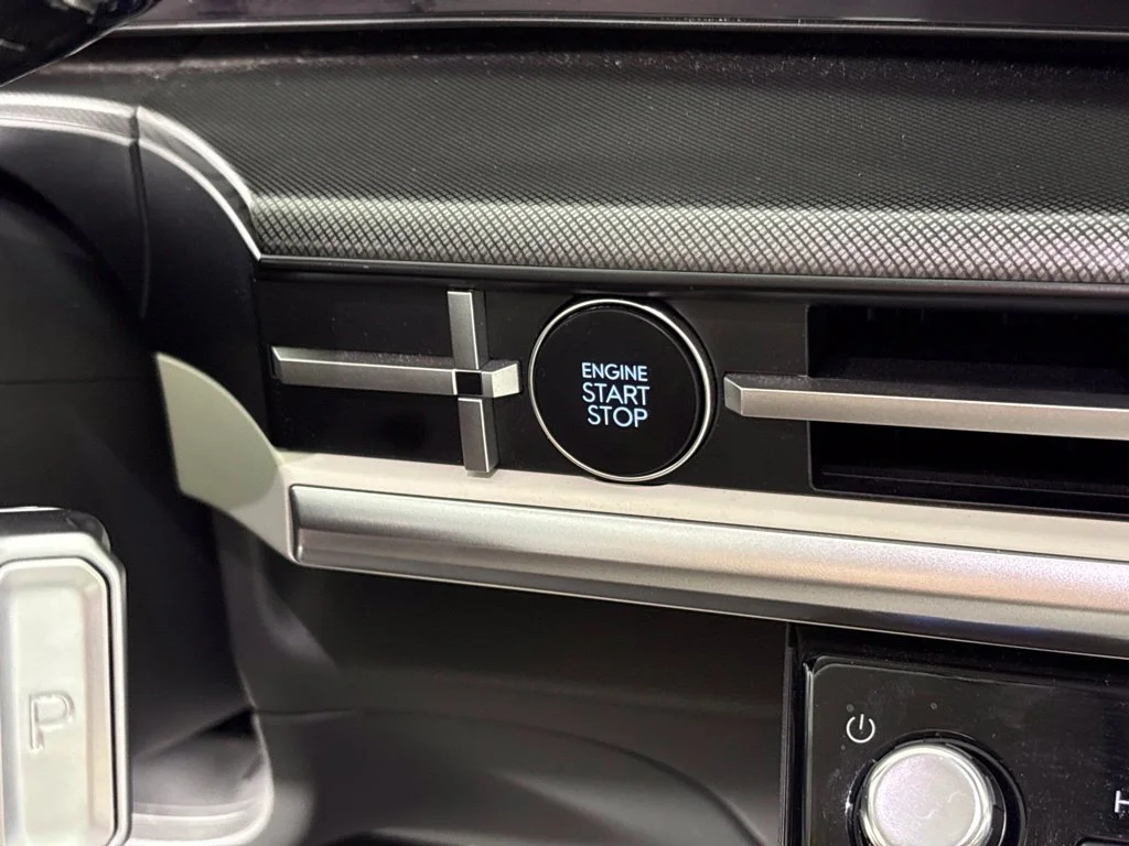 Used 2025 Blue Hyundai SEL image 31