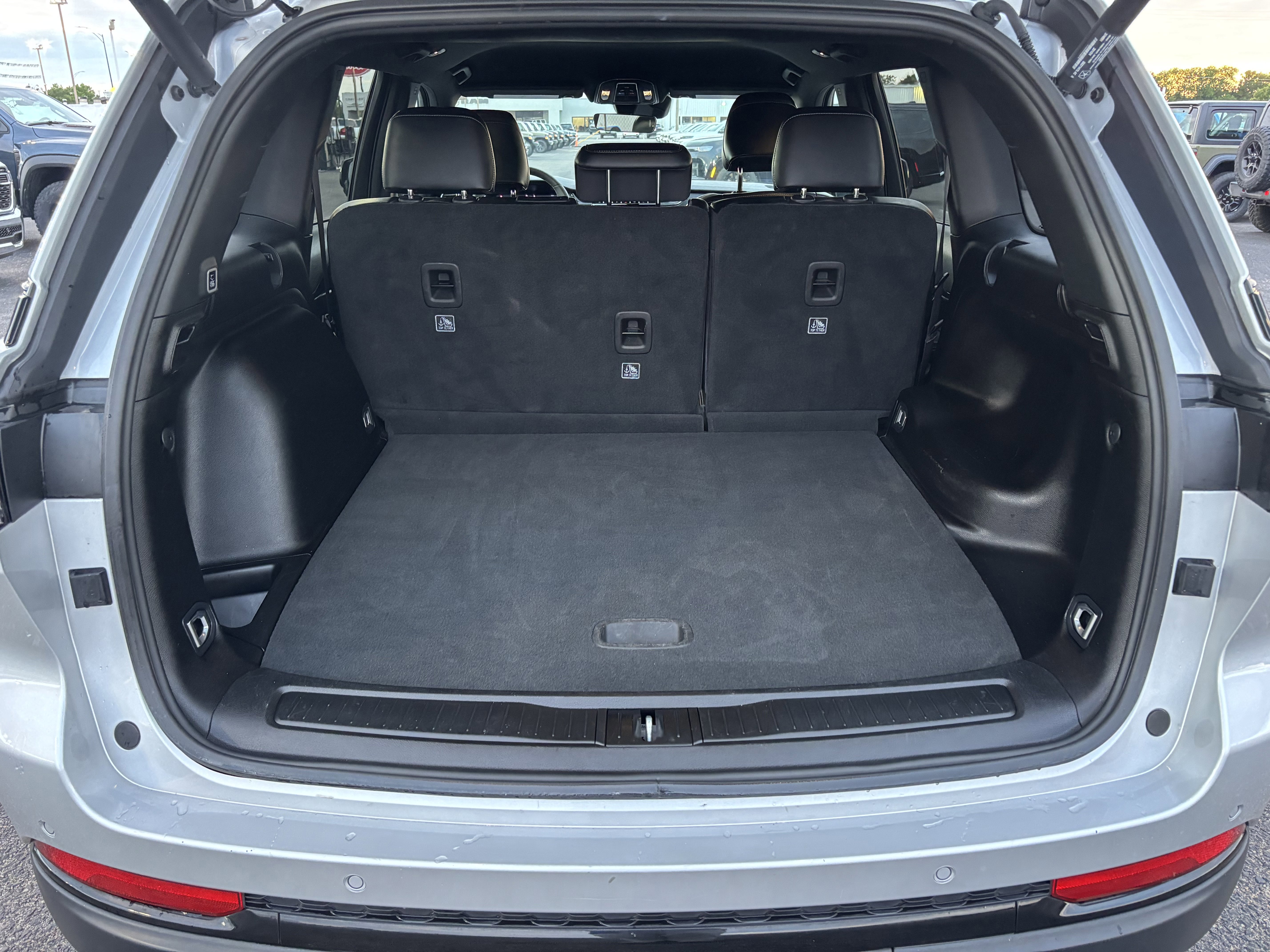 Used 2025 Silver Zynith Jeep Altitude image 24