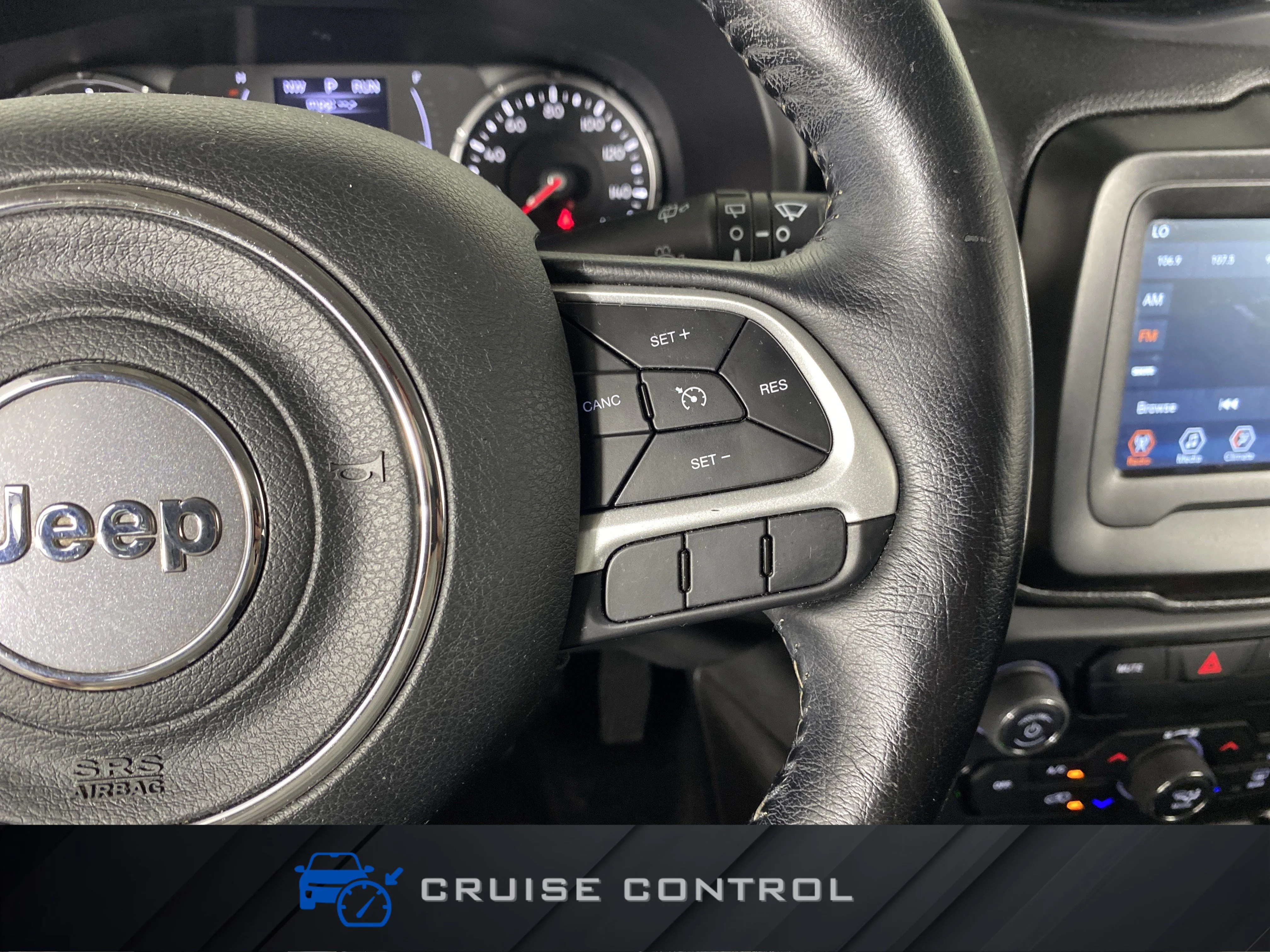 Used 2020 Alpine White Clearcoat Jeep Latitude image 24