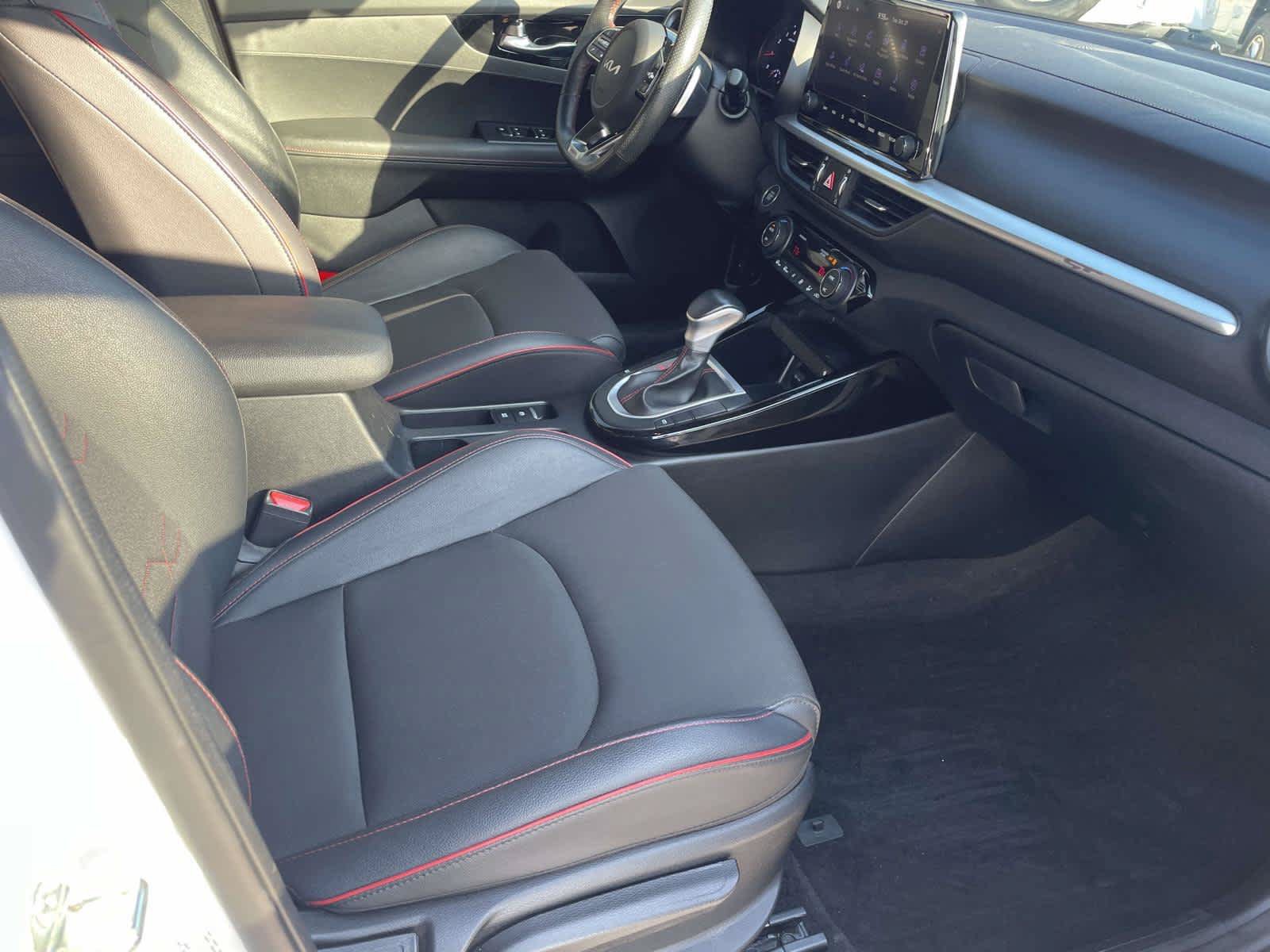 Used 2024 Snow White Pearl Kia GT image 25