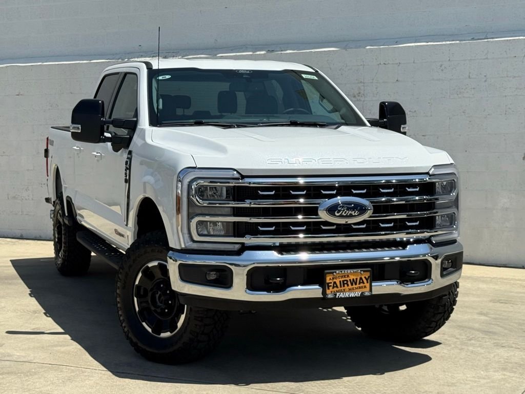 New 2026 Star White Metallic Tri-Coat Ford F-250® Lariat® image 2