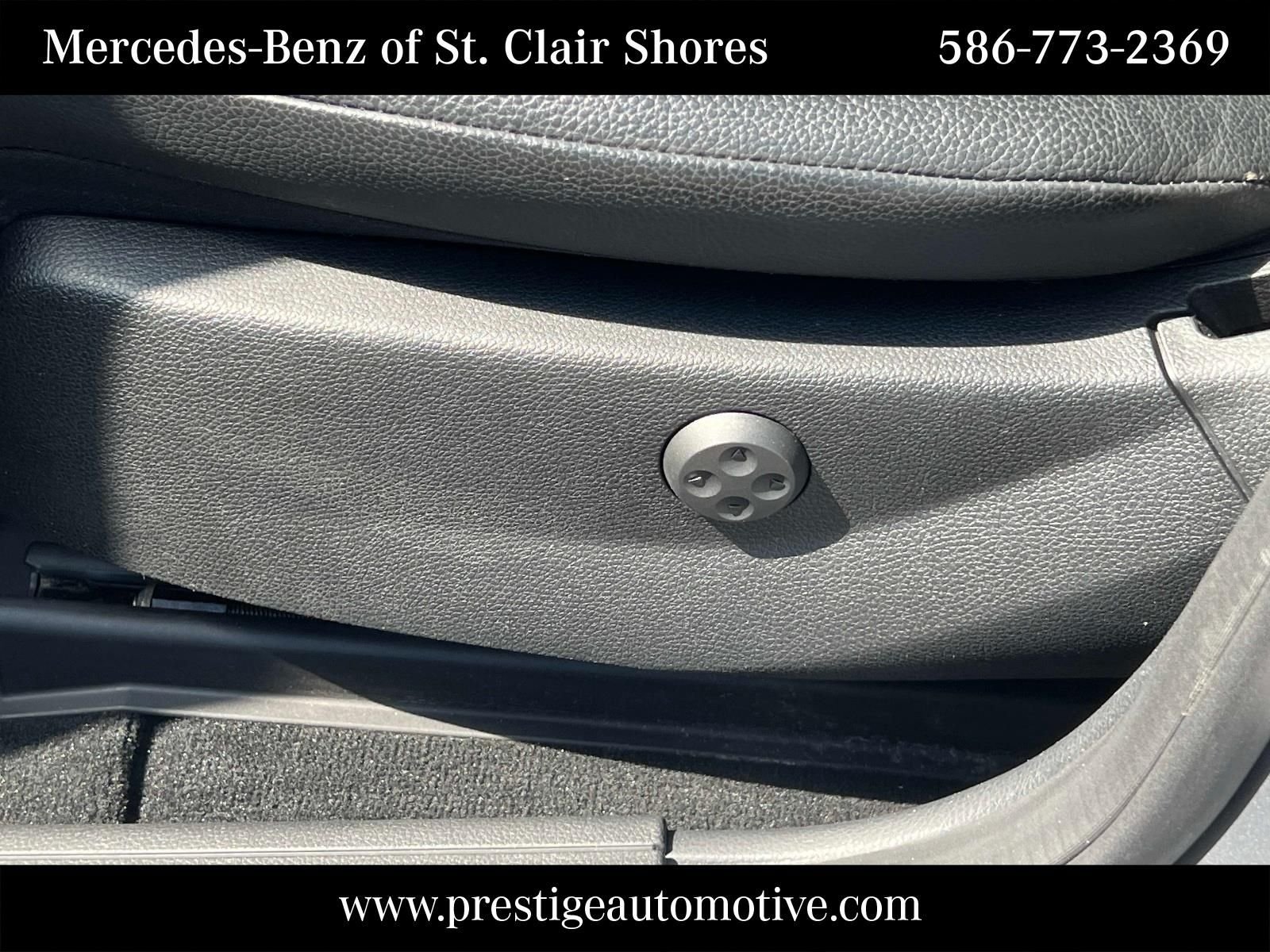 Used 2015 Gray Mercedes-Benz GLK 350 image 21