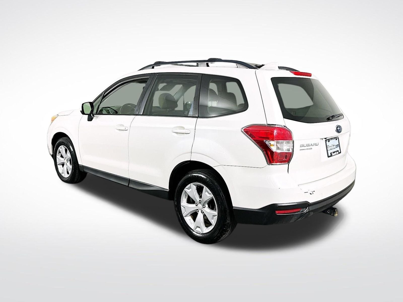 Used 2016 Crystal White Pearl Subaru 2.5i Premium image 5