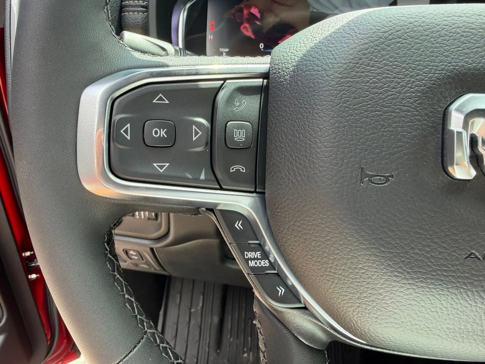 New 2026 Molten Red Pearl-Coat Exterior Paint RAM Laramie image 19