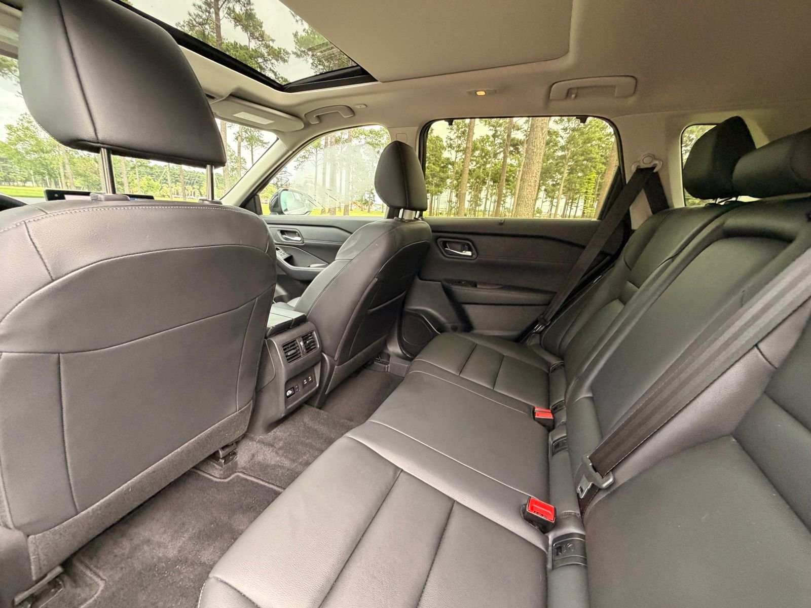 Used 2025 Champagne Silver Metallic Nissan SL image 14