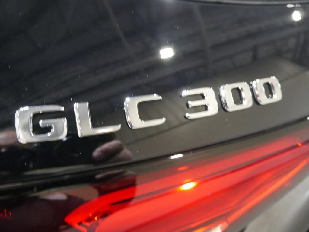 New 2026 Black Mercedes-Benz GLC 300 image 9