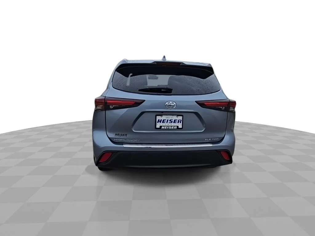 Used 2024  Toyota XLE image 7
