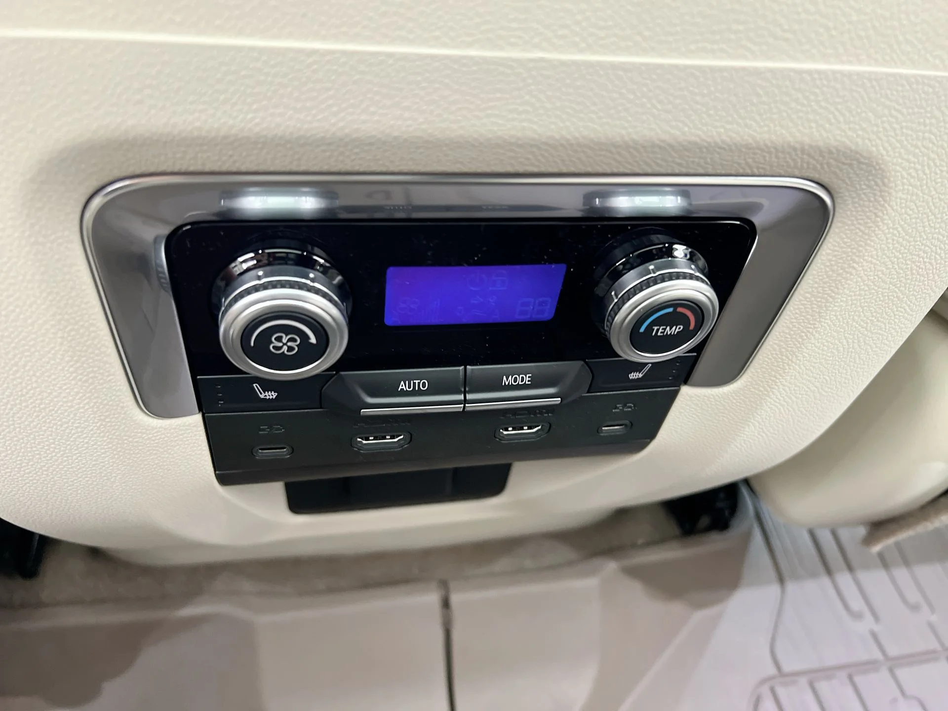2026 GMC Yukon Denali - Photo 80