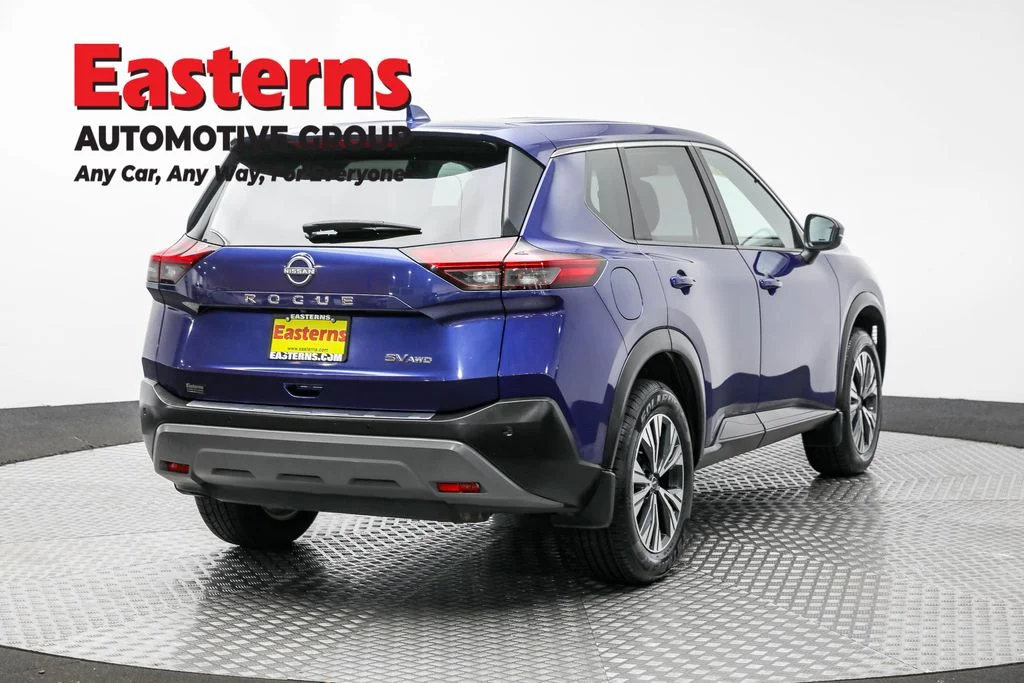 Used 2023 Blue Nissan SV image 5