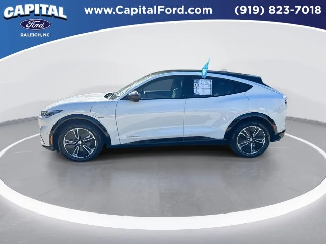 Used 2023 White Ford Premium image 5