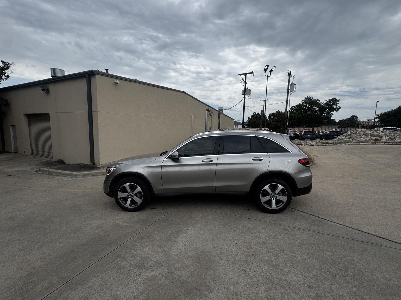 Used 2020 Mojave Silver Metallic Mercedes-Benz GLC 300 SUV image 1