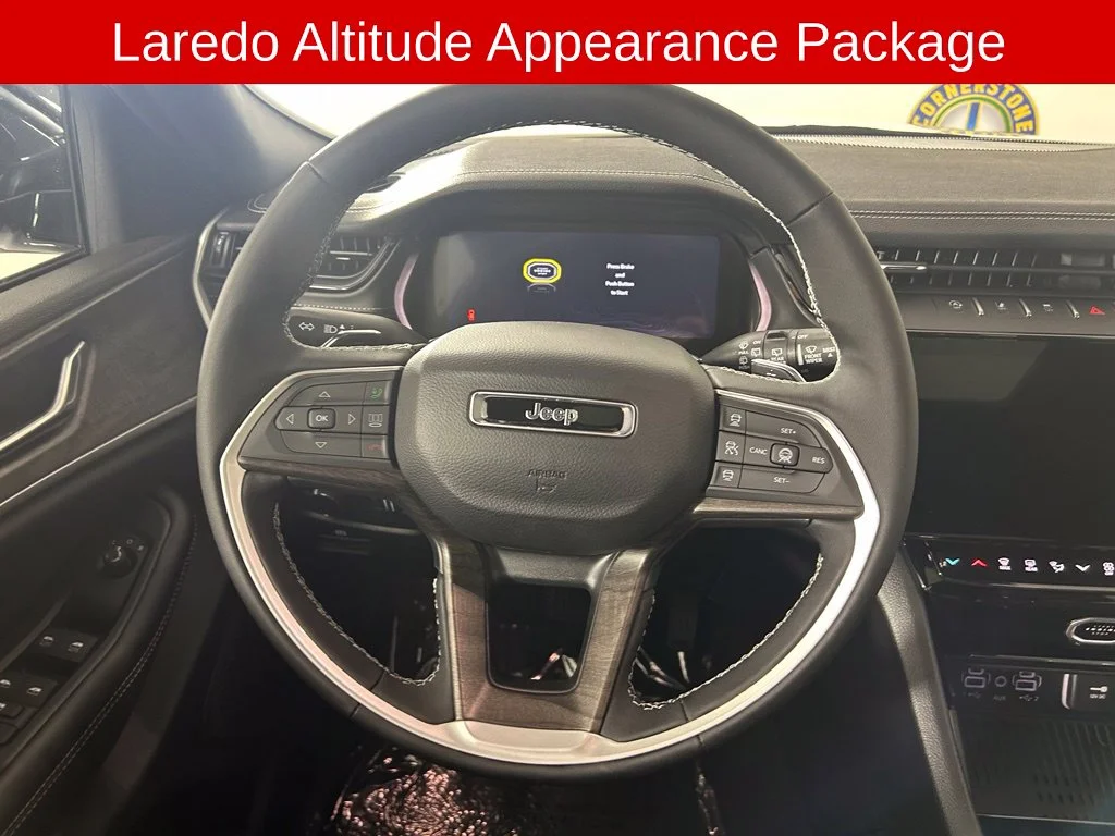 New 2026 Bright White Clear-Coat Exterior Paint Jeep Altitude image 6