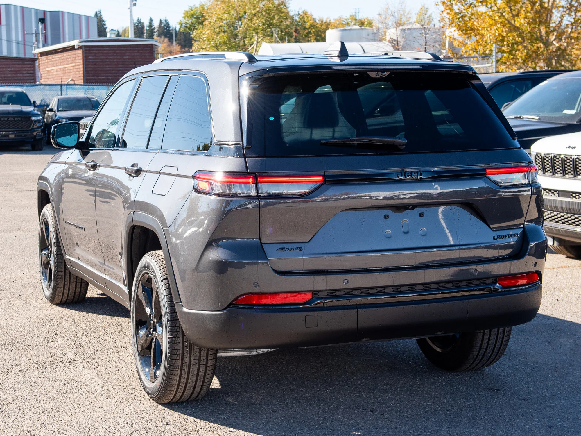 New 2025 Grey Jeep Limited* image 3