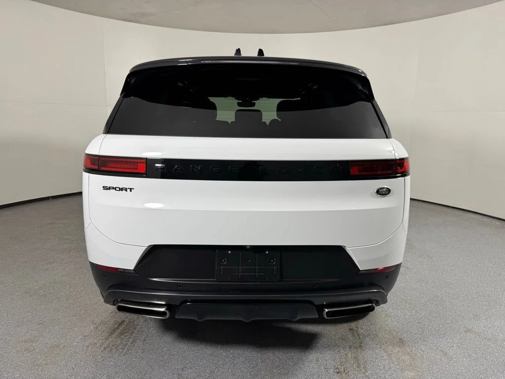 Used 2023 Fuji White Land Rover SE image 7