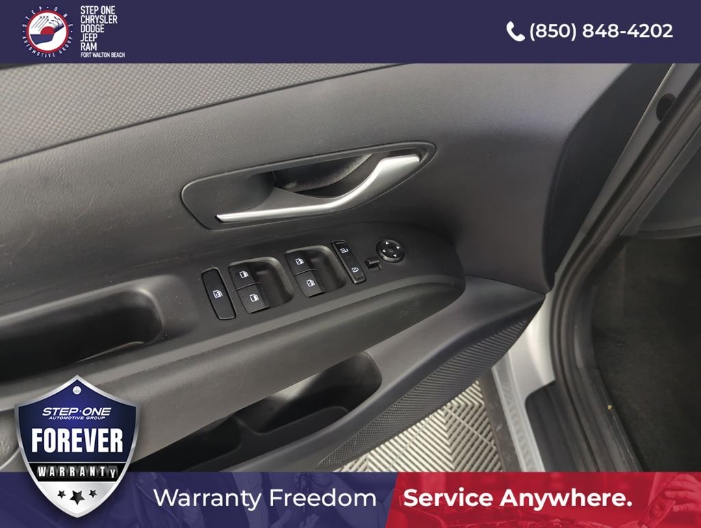 Used 2024 Silver Hyundai SEL image 18