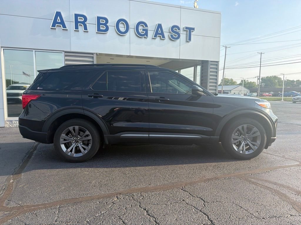 Used 2023 Black Metallic Ford XLT image 4