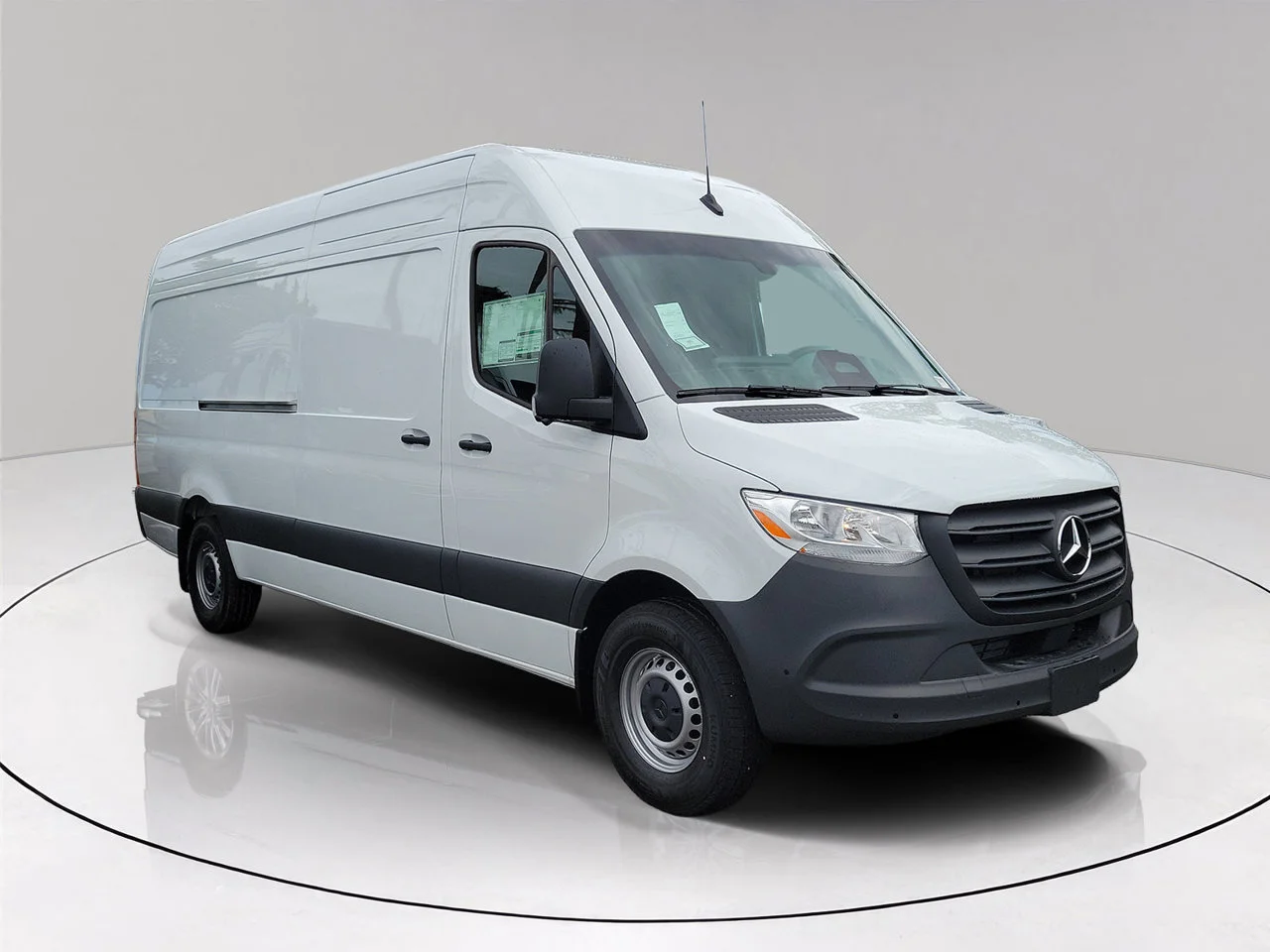 New 2026 Arctic+White Mercedes-Benz Cargo 170 WB image 3