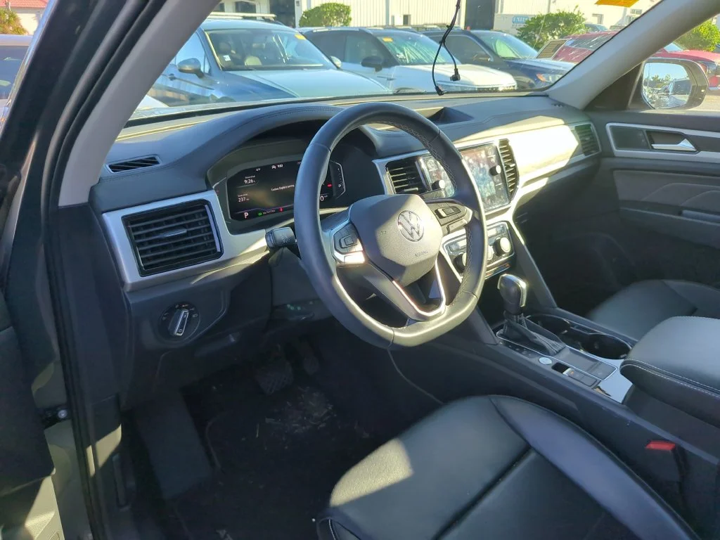 Used 2022 Gray Volkswagen 3.6L V6 SE w/Technology image 7