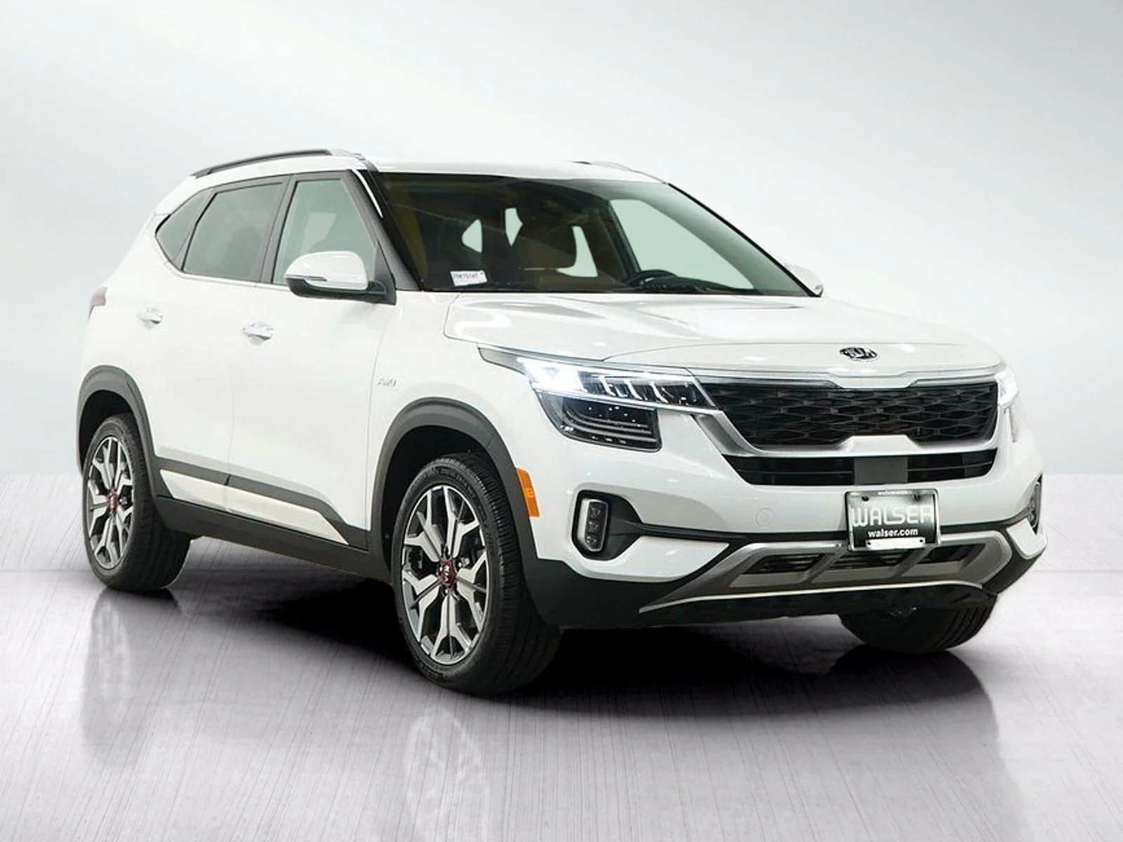 Used 2021 Snow White Pearl Kia SX DCT AWD image 10