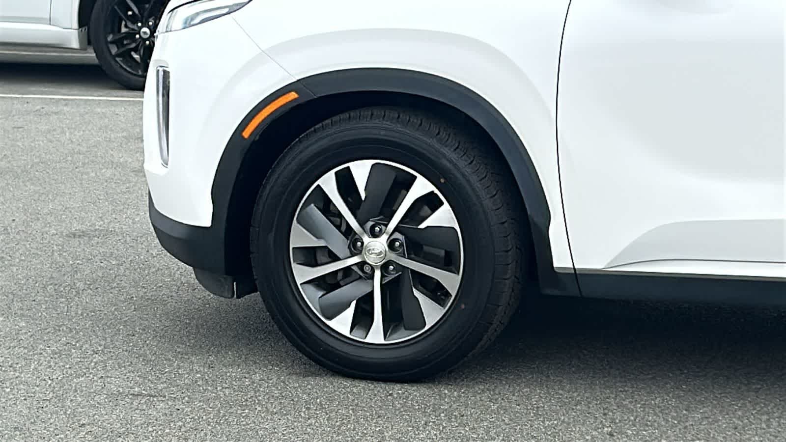 Used 2021 Hyper White Hyundai SEL image 9