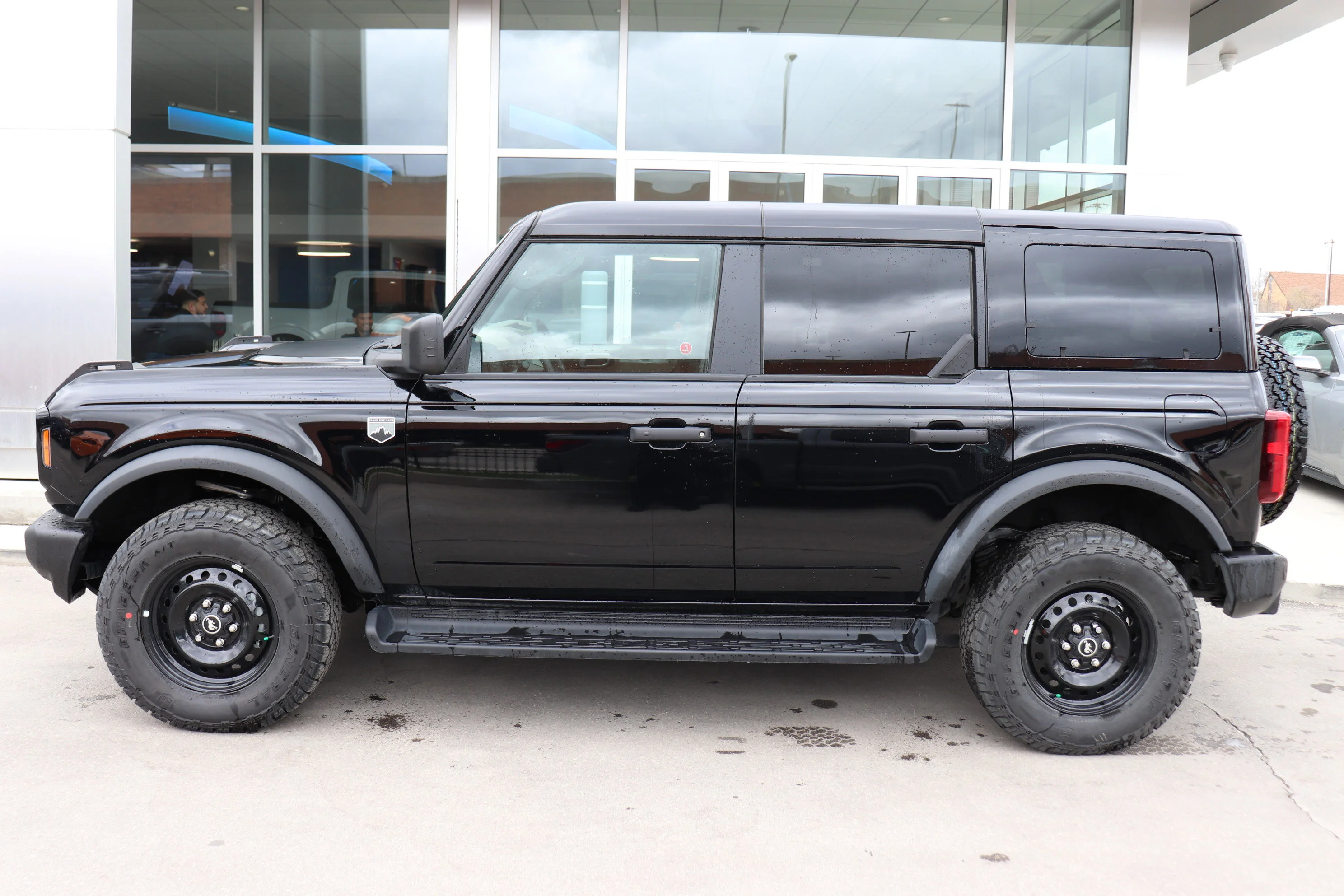 New 2026 SHADOW BLACK Ford Big Bend image 3